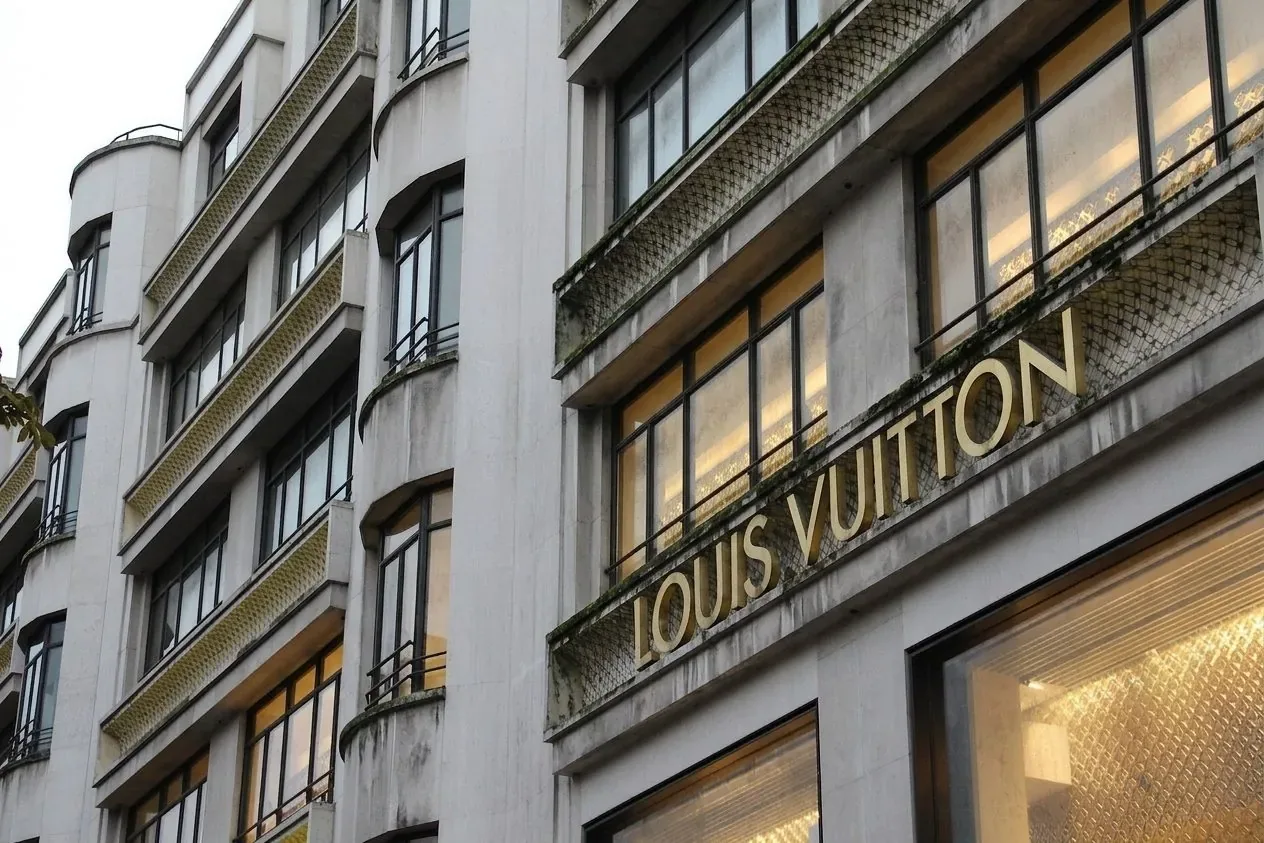 Ravalement de façade commerciale dans le Gard