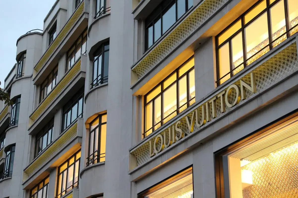Ravalement de façade commerciale dans le Gard